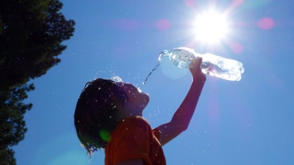 दिल्ली में पारा 40 डिग्री सेल्सियस के पार दिल्ली में पारा 40 डिग्री सेल्सियस के पार