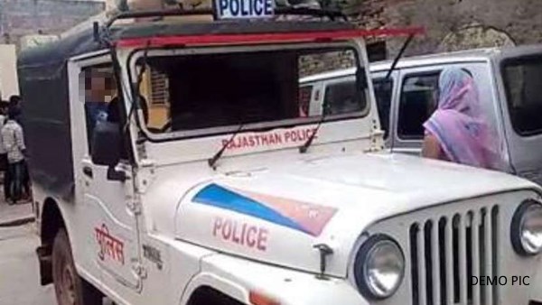 लॉकडाउन में बाहर घूमते मिले लोग