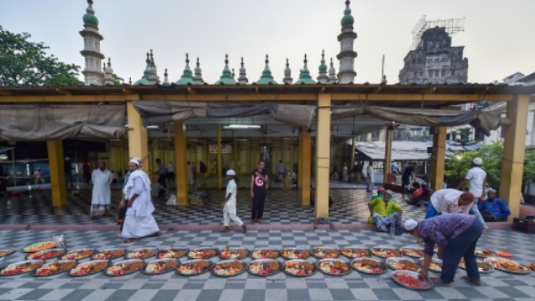 पाकिस्तान की मस्जिदों में एंट्री पर रोक नहीं