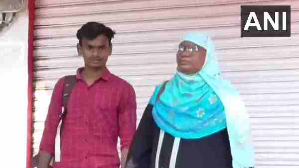 लॉकडाउन में फंस गया था बेटा लॉकडाउन में फंस गया था बेटा