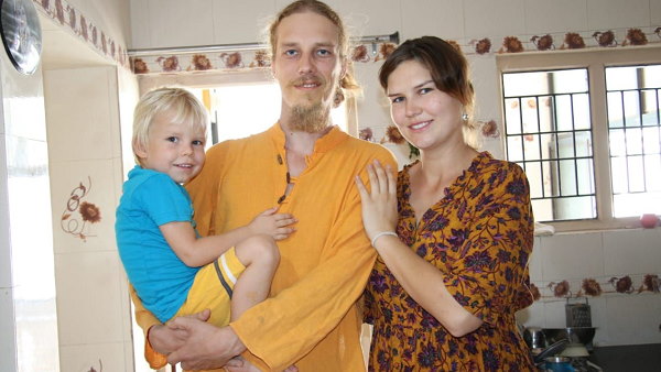 6 साल का बेटा साथ आया था, 6 माह की प्रेग्नेंट भी है गालीना