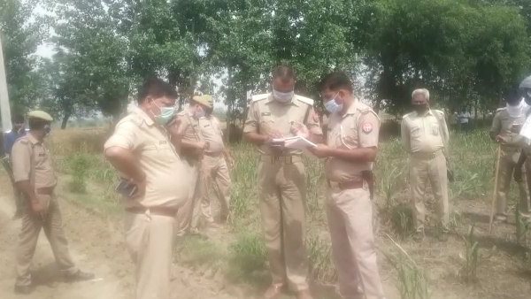 खेत की मेड़ काटने पर शुरू हुआ विवाद