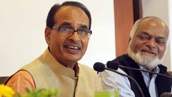 कोरोना संकट में कोई स्वास्थ्य मंत्री या मंत्री नहीं 