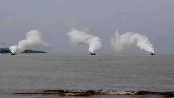 जापान से भी उलझ चुका है चीन