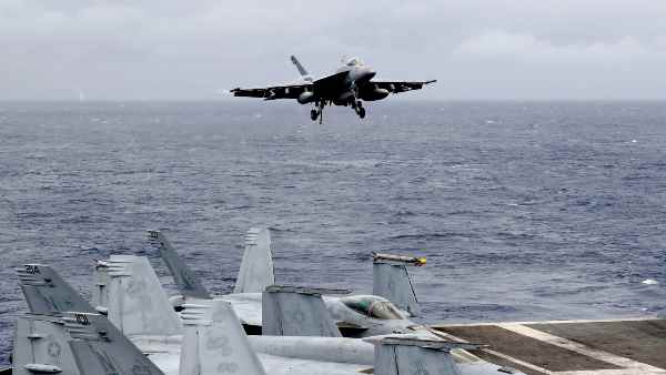 मलेशिया से भी उलझा चीन