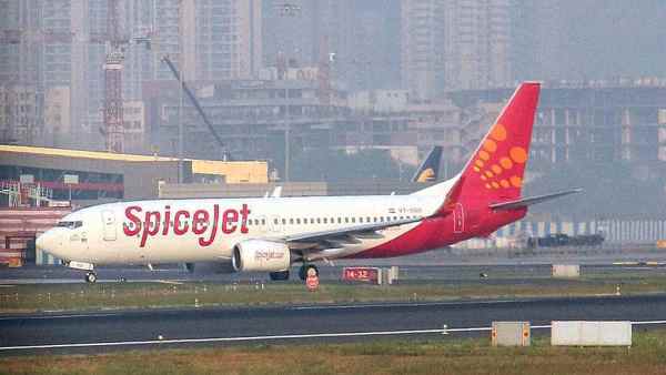 मेल के बाद कंपनी के पायलटों में बढ़ी बेचैनी 