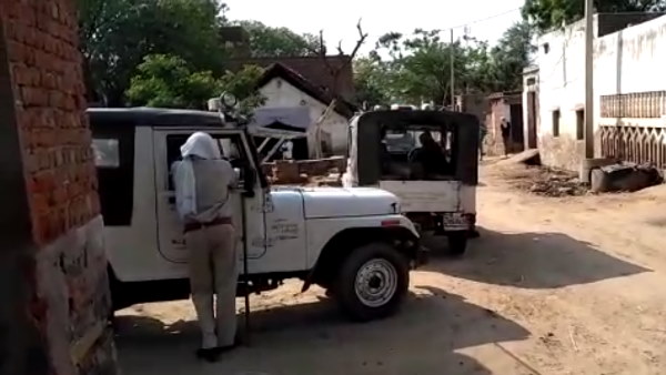 लूटपाट और तोड़फोड़ की