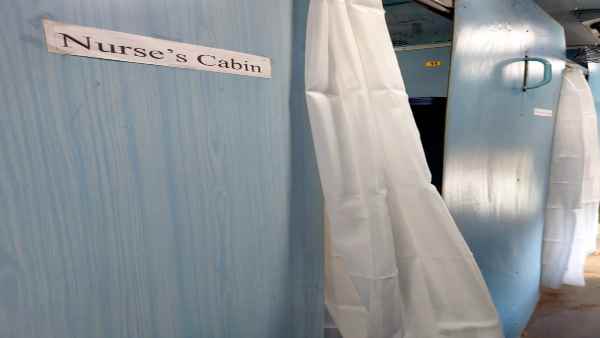 रेलवे ने बनाया चलता-फिरता कोविड-19 अस्पताल