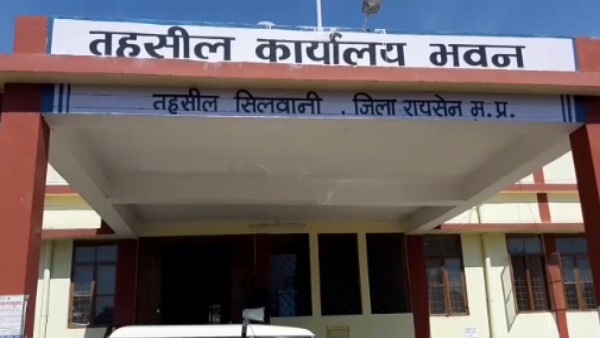  जैन की जगह खरे को लगाया