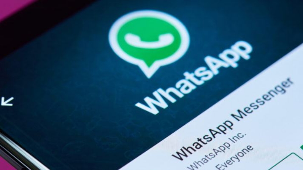 निजी फोटो और चैट देखकर करते हैं ब्लैकमेल