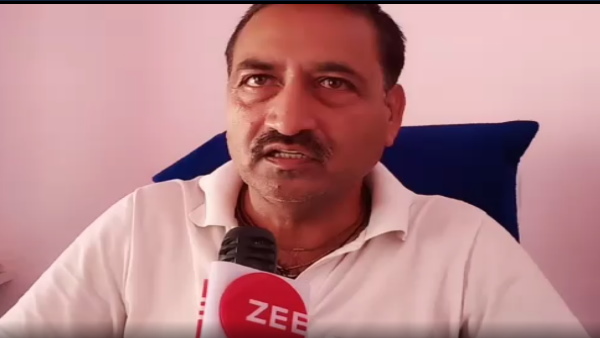  जबरन घर में बंद कर दिया