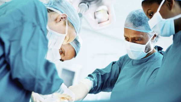 सरसों की पेराई करते हुए कट गया था हाथ सरसों की पेराई करते हुए कट गया था हाथ