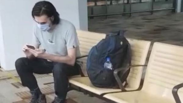 55 दिन से एयरपोर्ट पर फंसा था जर्मनी का शख्स, German national stranded at Delhi airport, Germany, Delhi airport, airport, Amsterdam, lockdown, एयरपोर्ट, दिल्ली, जर्मनी, लॉकडाउन, coronavirus 55 दिन से एयरपोर्ट पर फंसा था जर्मनी का शख्स, German national stranded at Delhi airport, Germany, Delhi airport, airport, Amsterdam, lockdown, एयरपोर्ट, दिल्ली, जर्मनी, लॉकडाउन, coronavirus