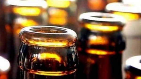 मोतिहारी में शराब की पार्टी मोतिहारी में शराब की पार्टी