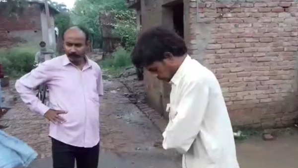 लोगों से उधार लेकर पहुंचा गांव