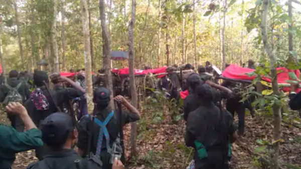 गांव के पास नक्सली का मिला शव