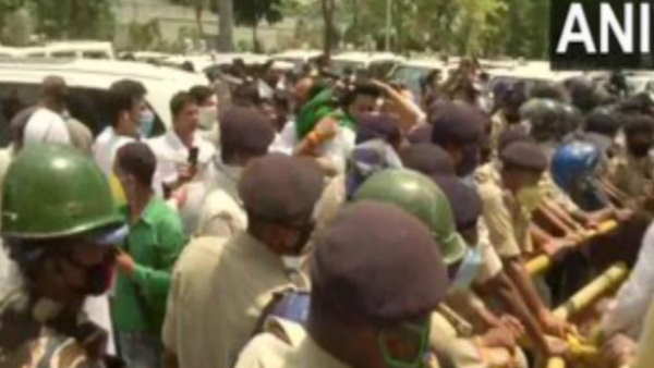 bihar patna administration stop tejashwi yadav for gopalganj