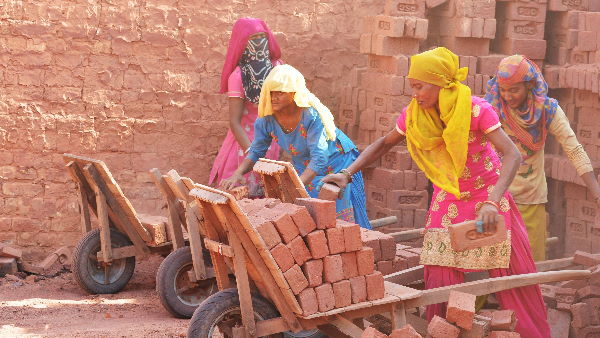 रेड जोन में इन सेवाओं को मिली अनुमति रेड जोन में इन सेवाओं को मिली अनुमति