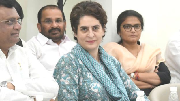 प्रियंका के मामले में आक्रामक क्यों हो जाती है योगी सरकार प्रियंका के मामले में आक्रामक क्यों हो जाती है योगी सरकार