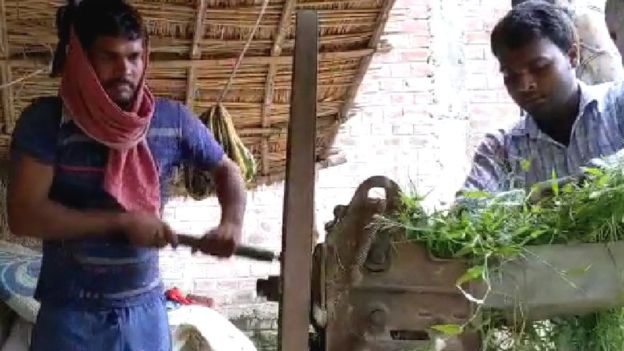 कोरोना संकट: अपने देस लौटकर आया बिदेसिया आगे क्या करेगा? कोरोना संकट: अपने देस लौटकर आया बिदेसिया आगे क्या करेगा?