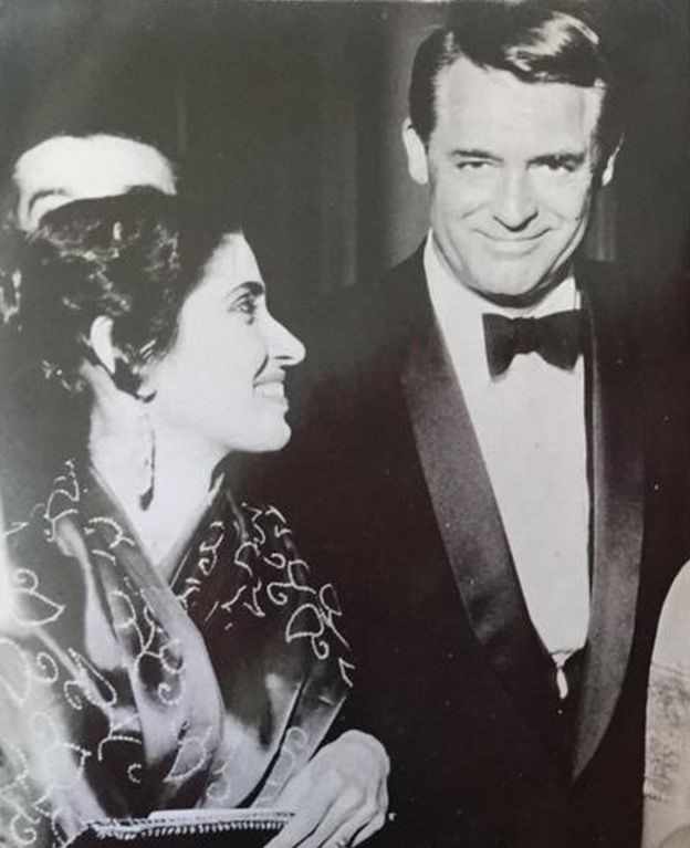 वो कैरी ग्रांट की आवाज़ की नकल उतारती थीं