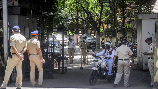 3 Constables Outside Uddhav Thackerays Residence Test Positive 3 Constables Outside Uddhav Thackerays Residence Test Positive