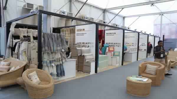 स्वदेशी वस्तुओं को बढ़ावा देने के लिए खुद पेश करनी होगी नजीर स्वदेशी वस्तुओं को बढ़ावा देने के लिए खुद पेश करनी होगी नजीर