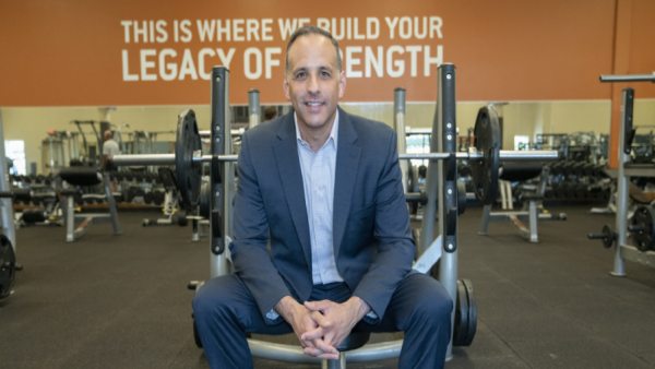 अमेरिका में बंद होंगे गोल्ड जिम के करीब 30 शॉप अमेरिका में बंद होंगे गोल्ड जिम के करीब 30 शॉप