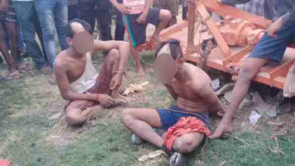 villagers beat up three youths who molest a teenager in ballia villagers beat up three youths who molest a teenager in ballia