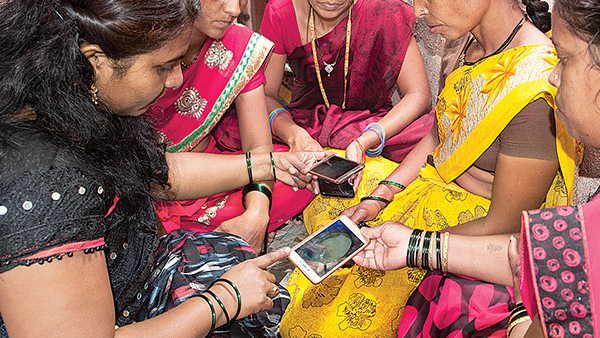 क्या होगा 'सखियों' की आय का जरिया?