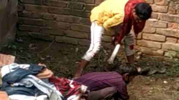 गड्ढा खोदकर दफनाया शव