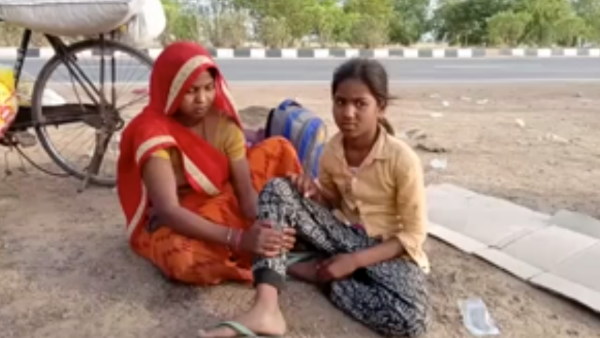 पैरों में पड़ गए छाले पैरों में पड़ गए छाले