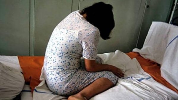 दो वार्ड बॉय ने किया गैंगरेप 