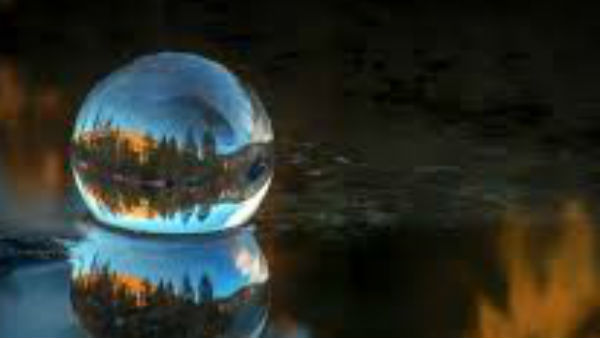  पूर्वी भाग में क्रिस्टल बॉल