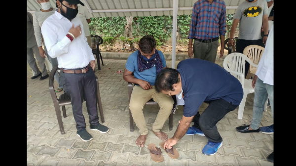 पूरा क्रेडिट केन्द्र के खाते में डालने का प्रयास