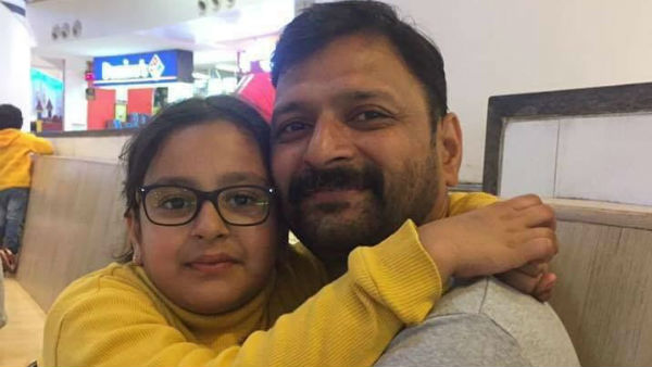 घर पर पत्‍नी के साथ 12 साल की बेटी 