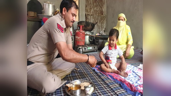 शादी के 11 साल बाद काफी कोशिशों से जन्मी थी संतान शादी के 11 साल बाद काफी कोशिशों से जन्मी थी संतान