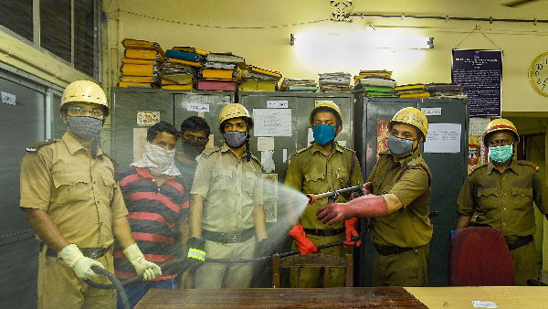 मदद के लिए 1075 हेल्पलाइन पर करें संपर्क