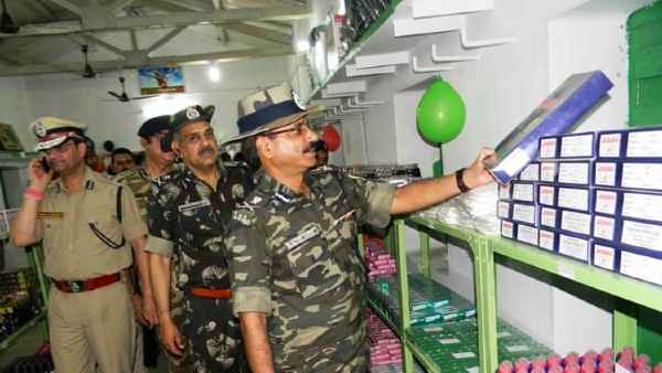 सीएपीएफ कैंटीन में 'स्वदेशी' उत्पाद बेचने वाला आदेश कायम-गृह मंत्रालय