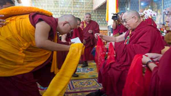 दलाई लामा के गुरु के साथ धोखा दलाई लामा के गुरु के साथ धोखा