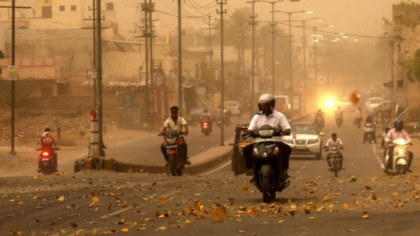 दिल्ली-एनसीआर में धूल बढ़ाएगी प्रदूषण दिल्ली-एनसीआर में धूल बढ़ाएगी प्रदूषण
