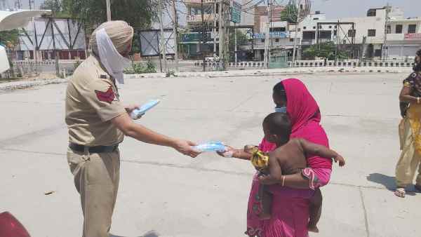दो गर्भवती महिलाएं और दो मासूम बच्चे भी थे शामिल दो गर्भवती महिलाएं और दो मासूम बच्चे भी थे शामिल
