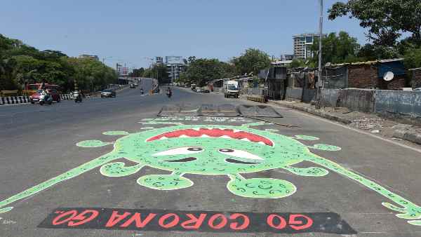 कोरोना लेकर मुंबई से गुजरात तक घूमती रही लेडी डॉक्टर कोरोना लेकर मुंबई से गुजरात तक घूमती रही लेडी डॉक्टर