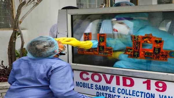 मुंबई से भी निकलने के लिए जरूरी कागजात नहीं थे मुंबई से भी निकलने के लिए जरूरी कागजात नहीं थे