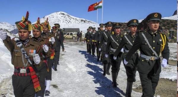 चीनी सैनिकों ने घोड़े चुराये चीनी सैनिकों ने घोड़े चुराये