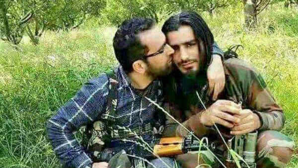 नौकरी के दौरान मिला नाइकू से नौकरी के दौरान मिला नाइकू से