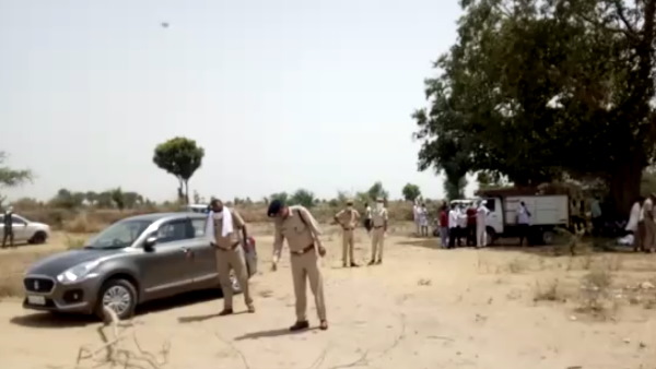  नैनो कार में सवार होकर निकले थे घर से