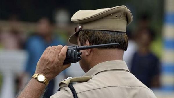 half a dozen people including 4 women misbehave with Health worker during covid-19 survey in surat
