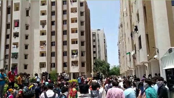 Watch: Rajkot BJP corporator paresh pipaliya threatens to girls, stopped water supply in colony