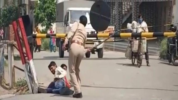 पुलिसकर्मी लाइन हाजिर